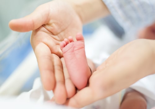 What is the difference between admitting diagnosis and primary diagnosis?